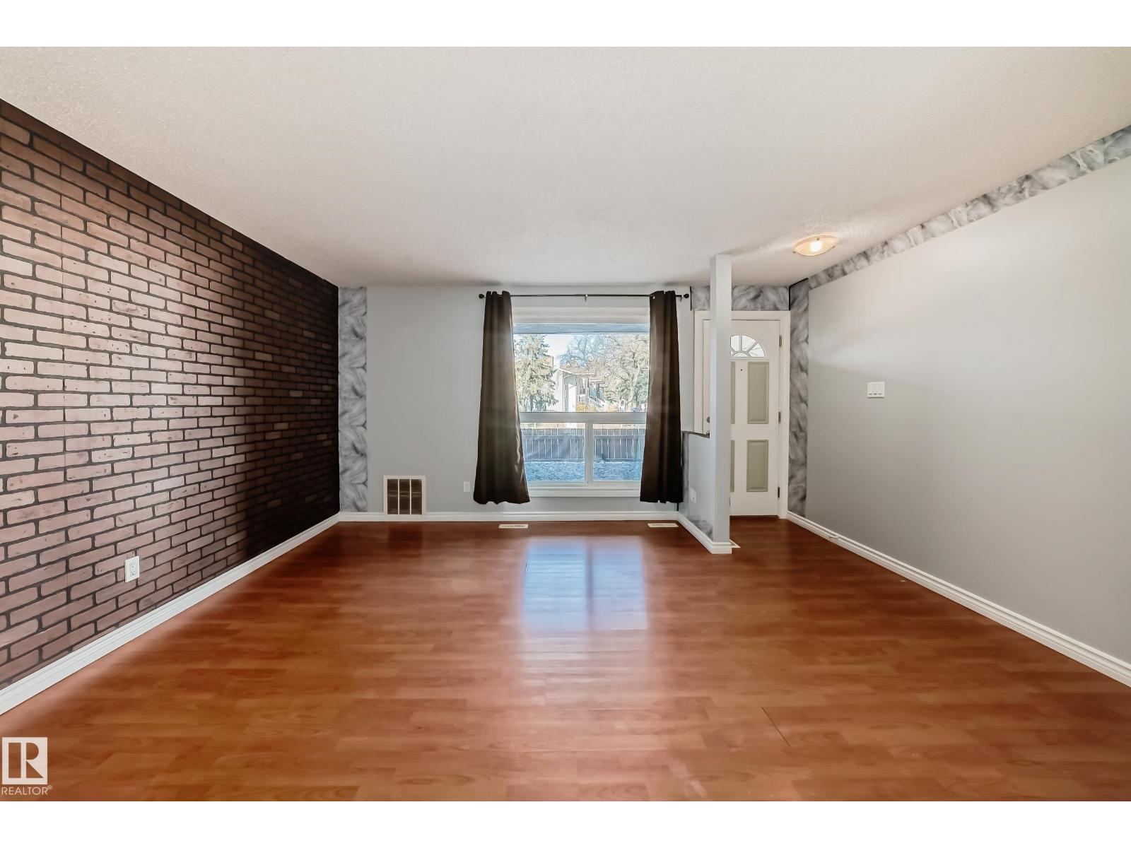 #28 3111 142 AV NW - 9