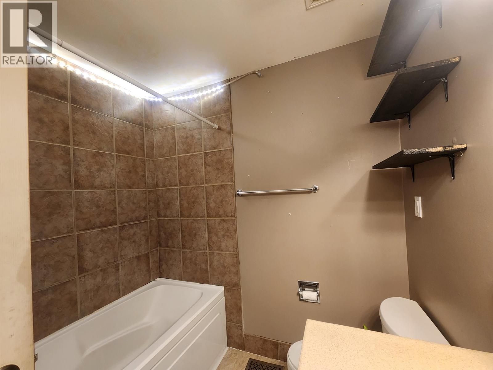 Photo 10 of 17 — 2645-2647 QUINCE STREET · Prince George, BC