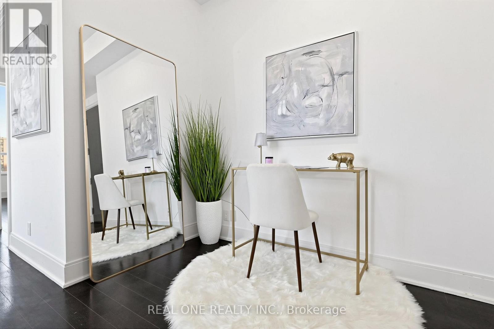 Listing photo of 1603 - 21 BALMUTO STREET