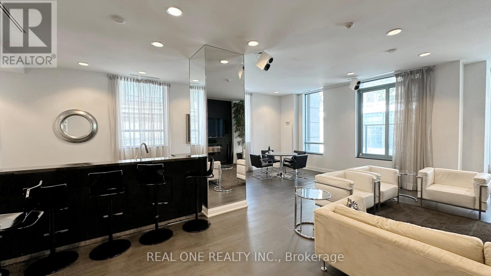 #1603 21 BALMUTO STREET - 39