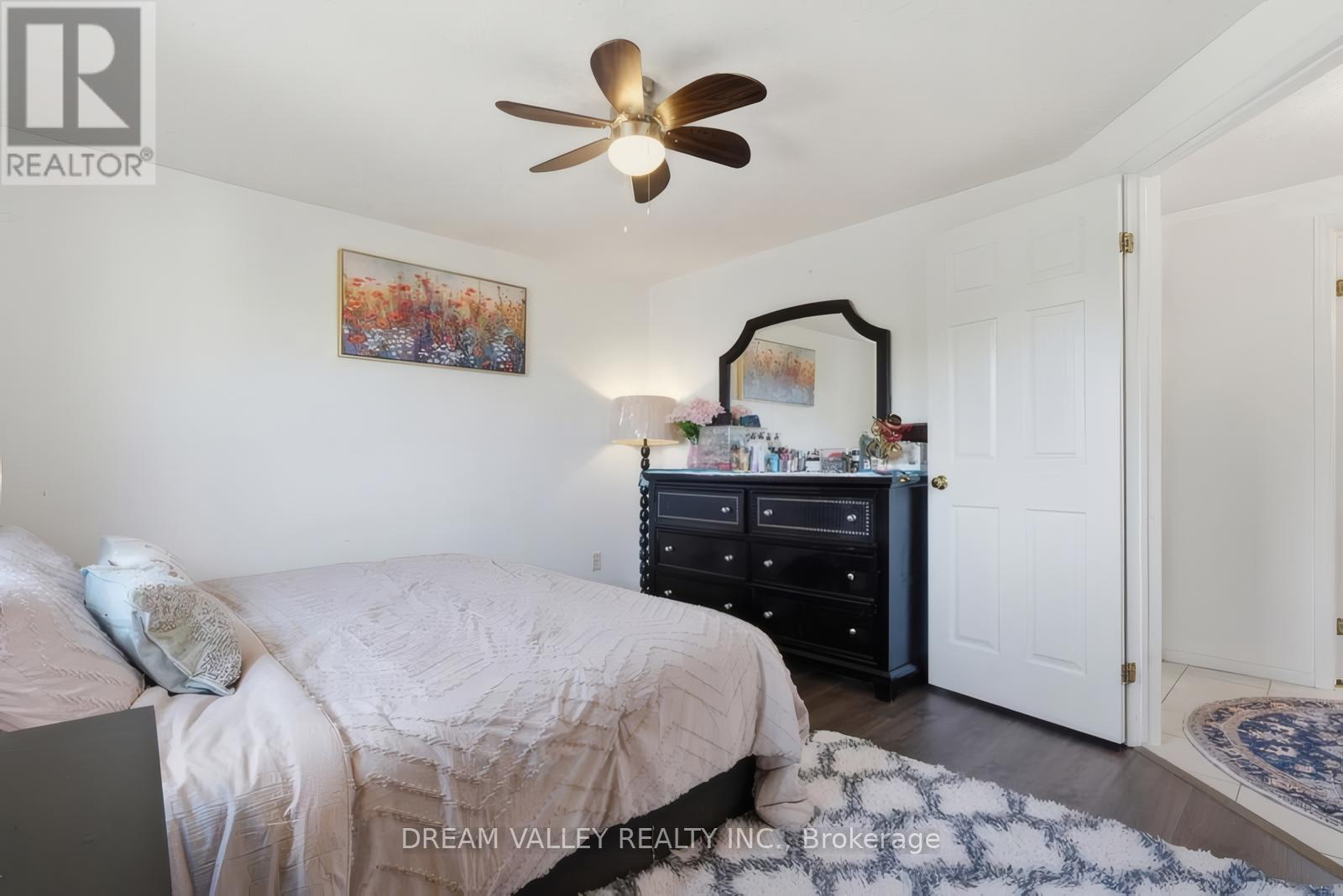 54 BAILEY AVENUE - 18