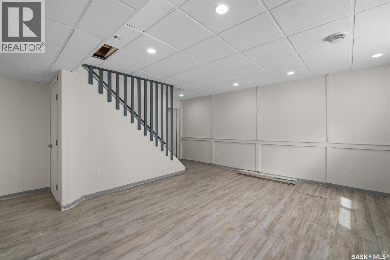 441 6th STREET E - 18