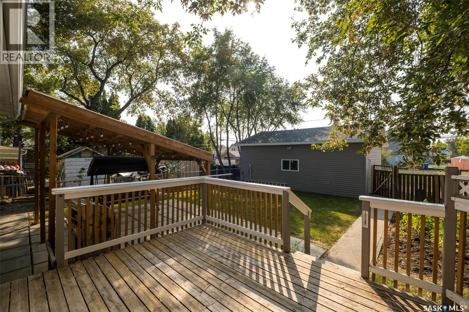 441 6th STREET E - 33