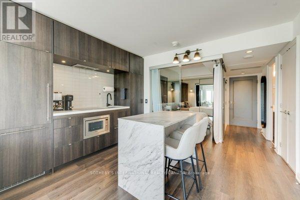 #2018 155 YORKVILLE AVENUE - 16