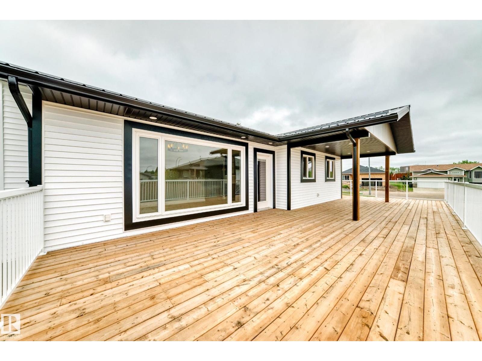 5608 45 ST - 50