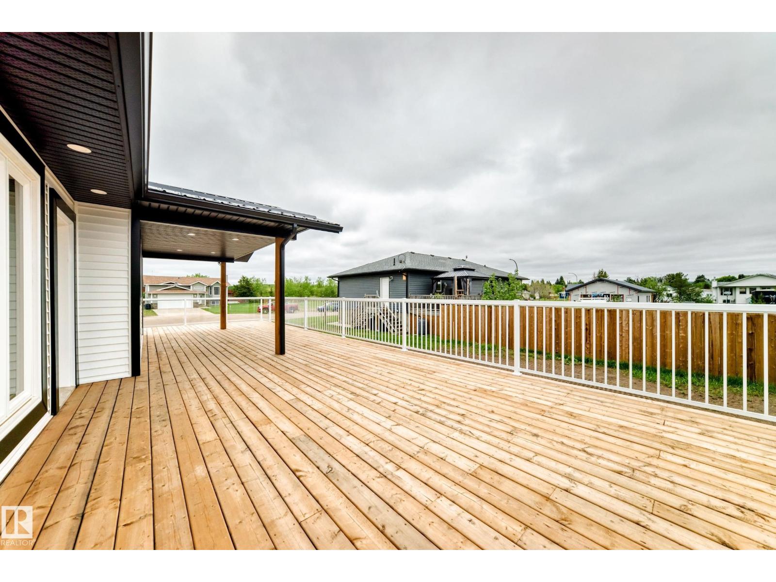 5608 45 ST - 51