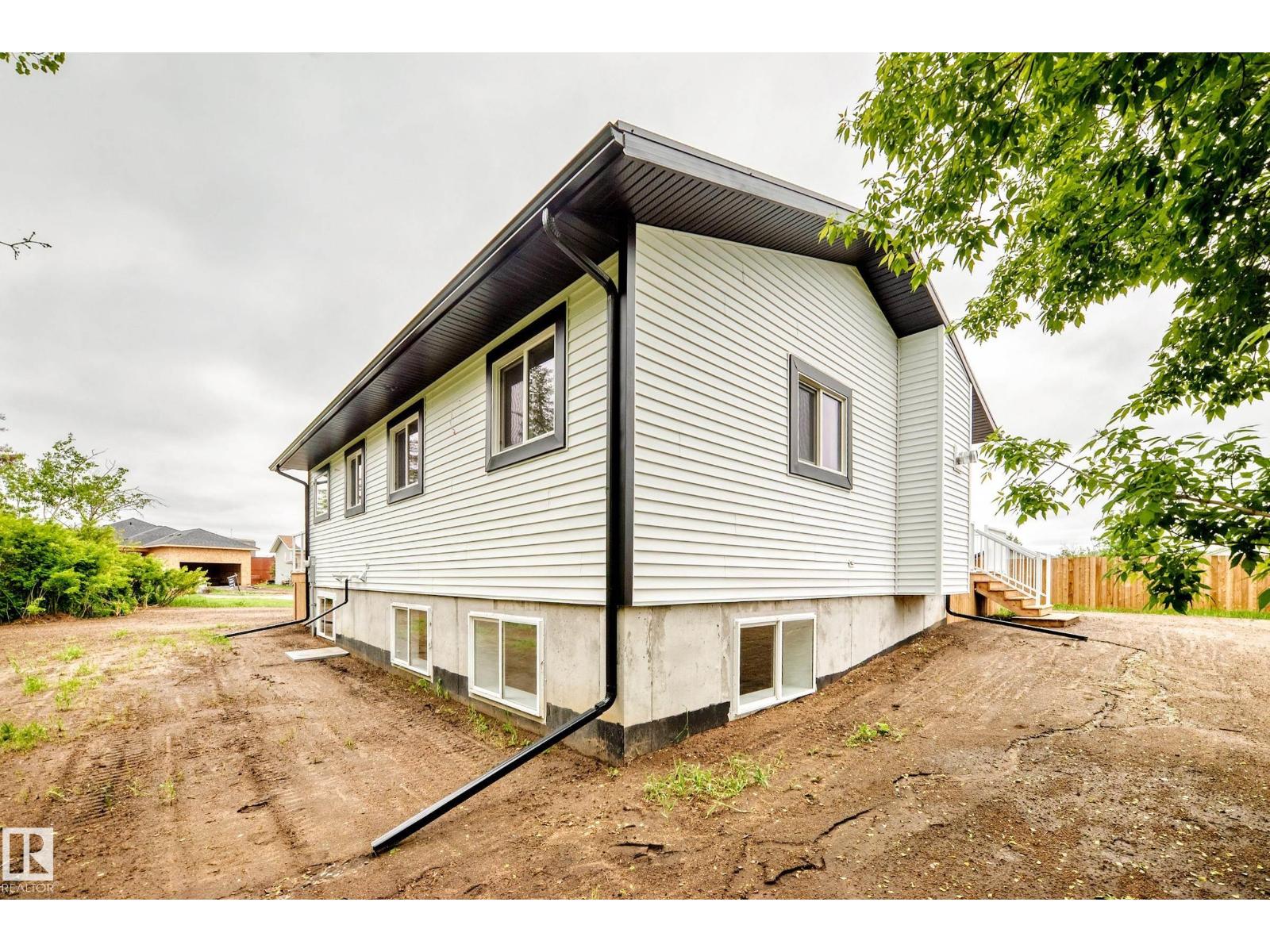 5608 45 ST - 55
