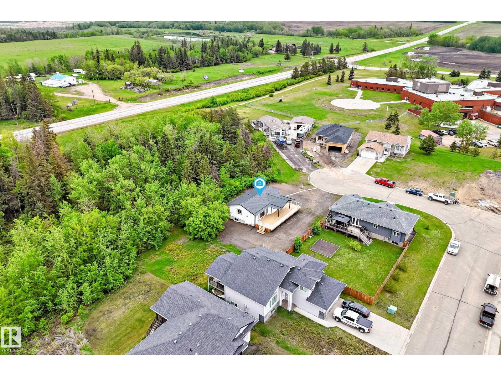 5608 45 ST - 71