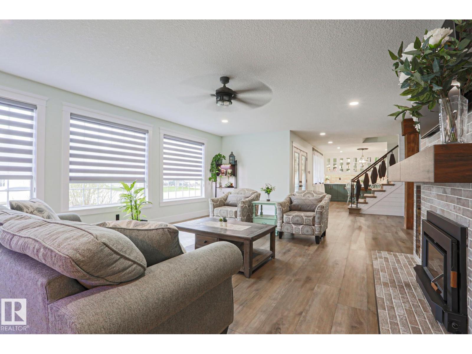 516 MCLEOD AV