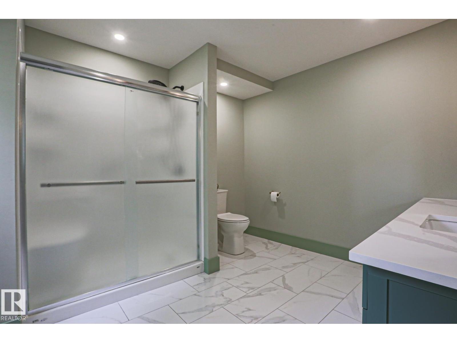 516 MCLEOD AV — photo 27