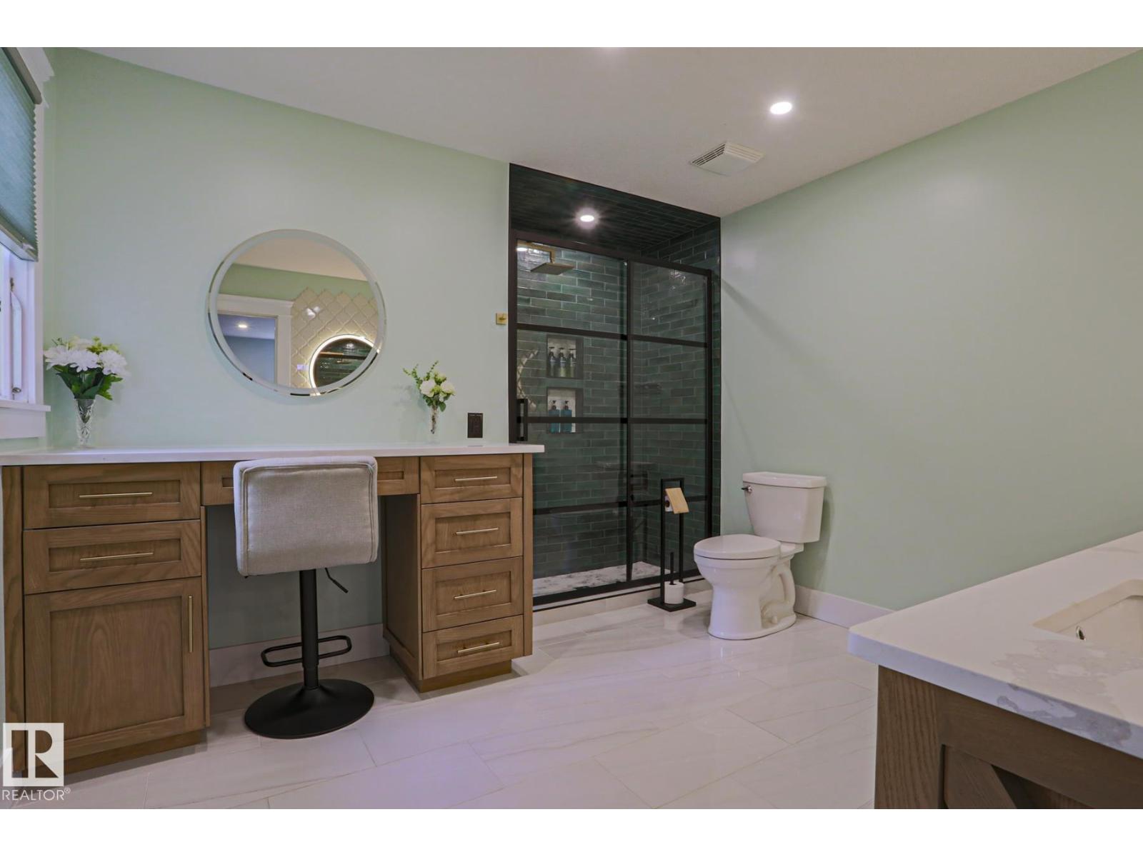 516 MCLEOD AV — photo 56