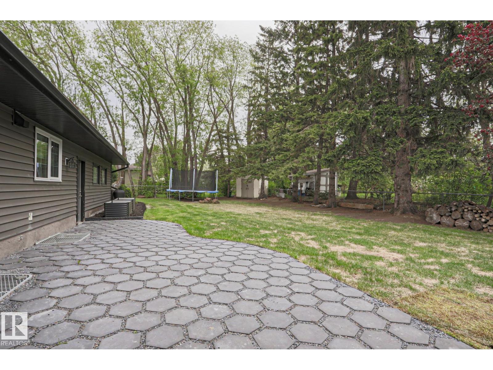 516 MCLEOD AV — photo 68