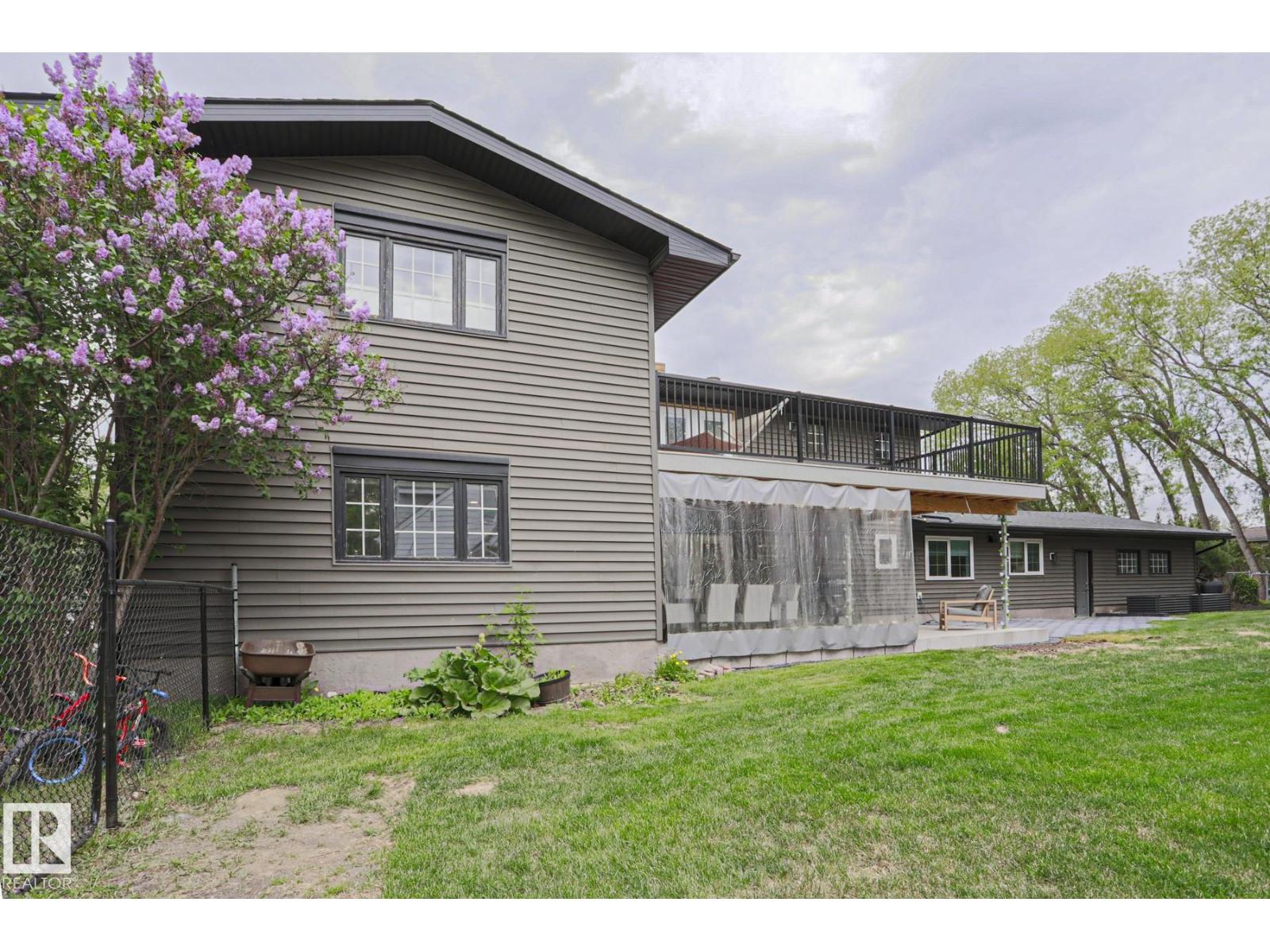 516 MCLEOD AV — photo 69