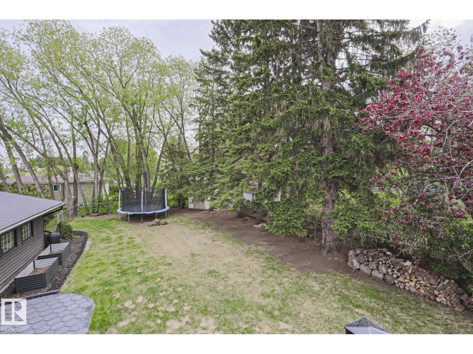 516 MCLEOD AV — photo 73