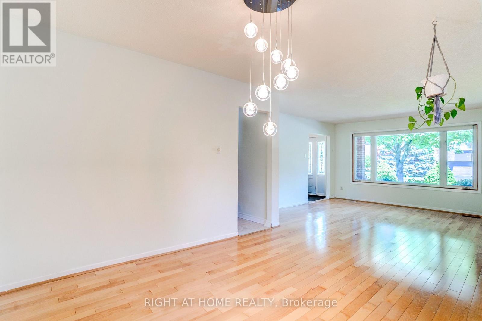 47 SHIELDMARK CRESCENT - 16