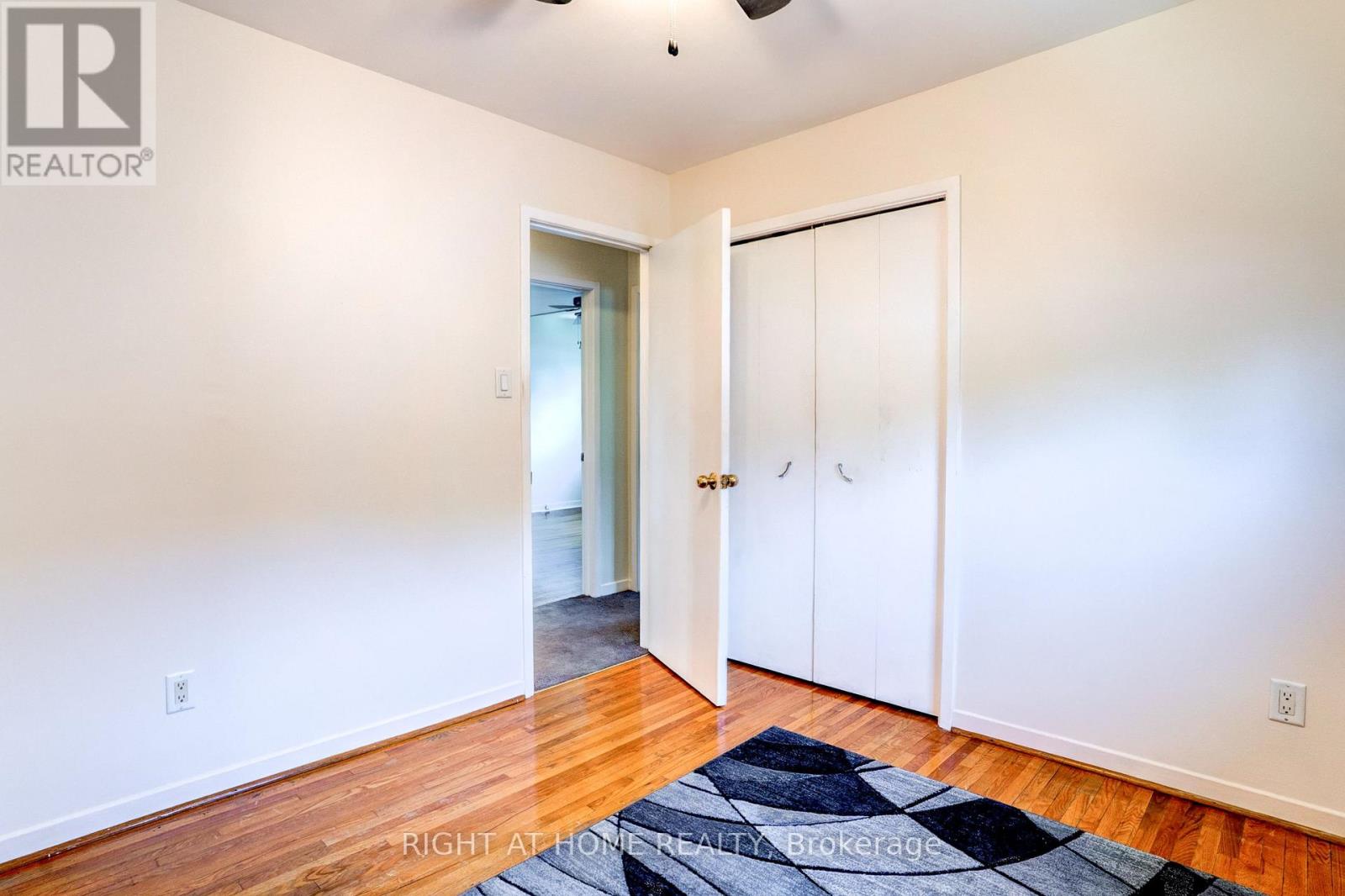 47 SHIELDMARK CRESCENT - 32