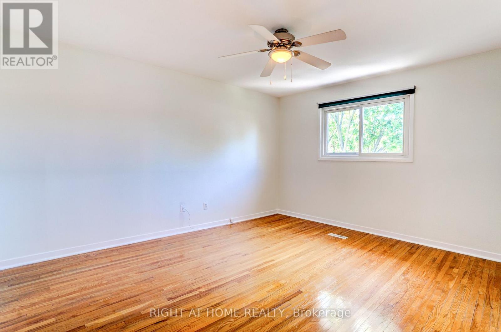 47 SHIELDMARK CRESCENT - 33