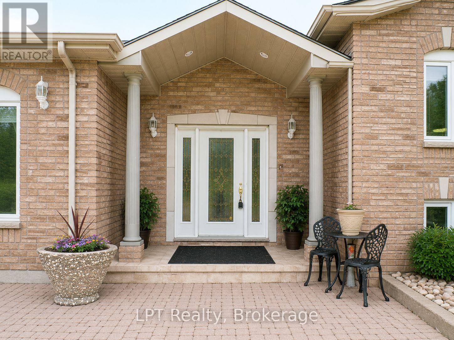 10 VICARI ROAD - 5