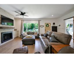 9933 Watt Street, Mission, BC V2V0B6 Photo 7