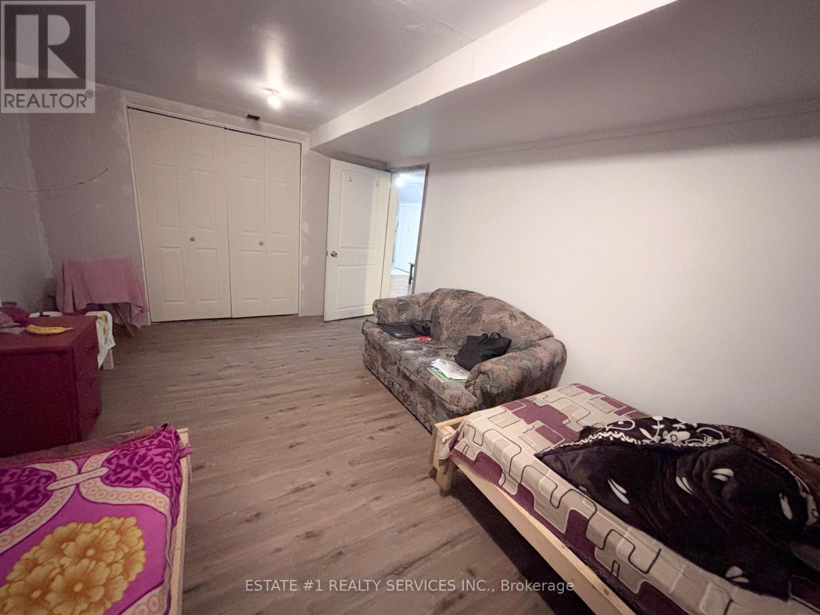 6671 RUSSELL STREET - 23