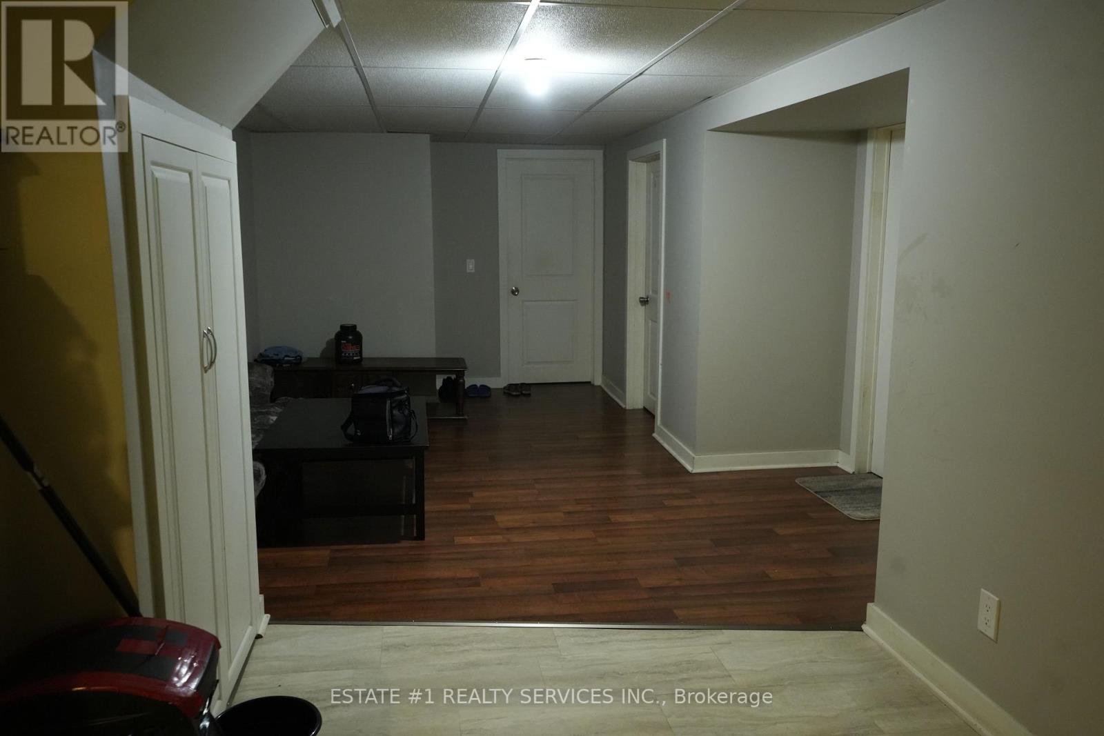 6671 RUSSELL STREET - 26