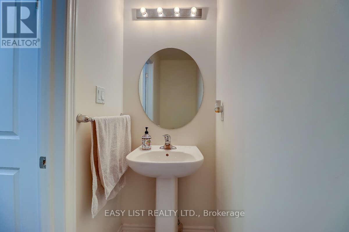 38 HALLMARK WAY - 20