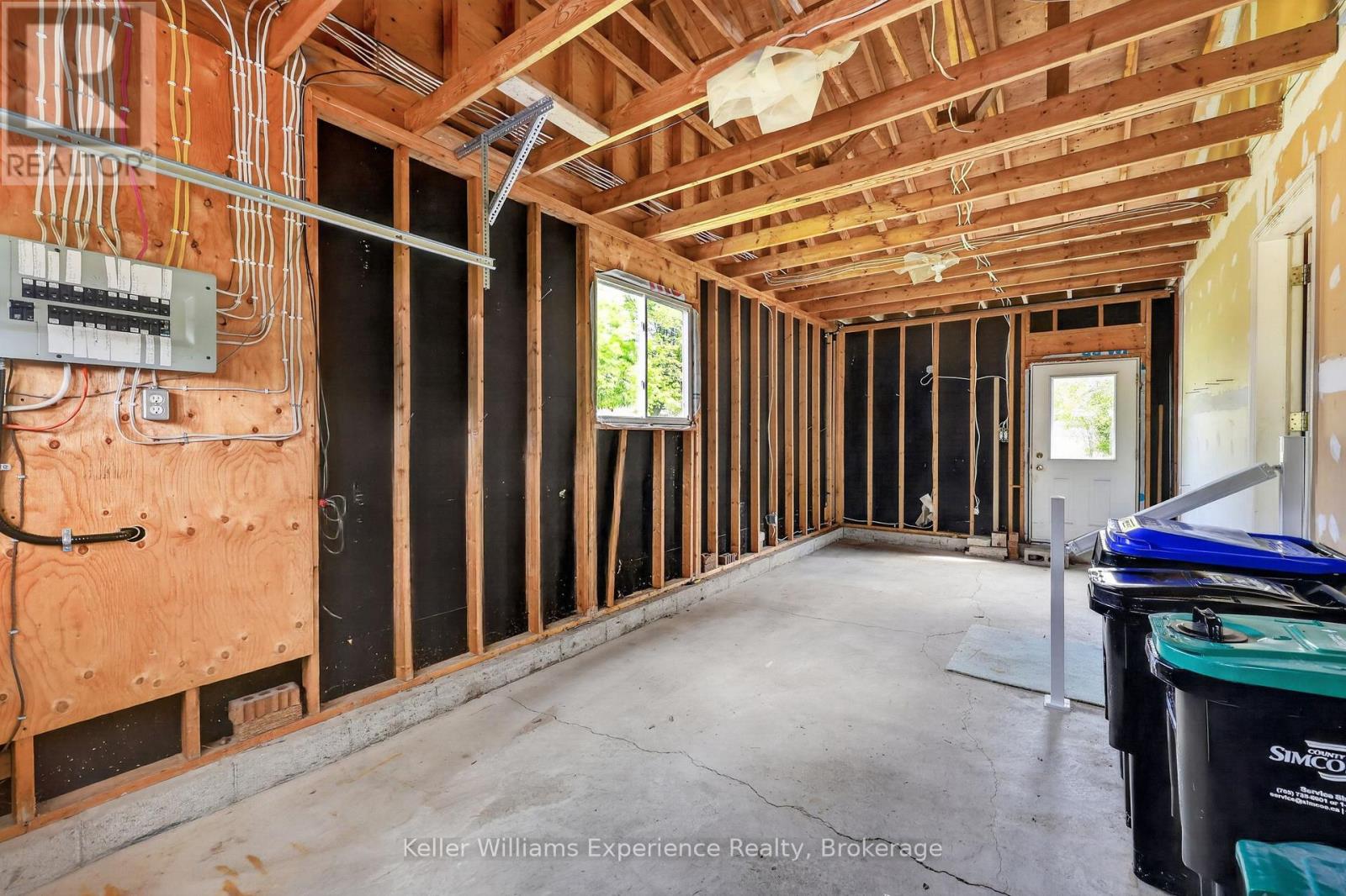 5 BRIDLE ROAD - 16