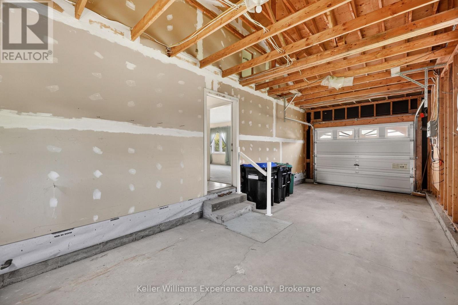 5 BRIDLE ROAD - 17