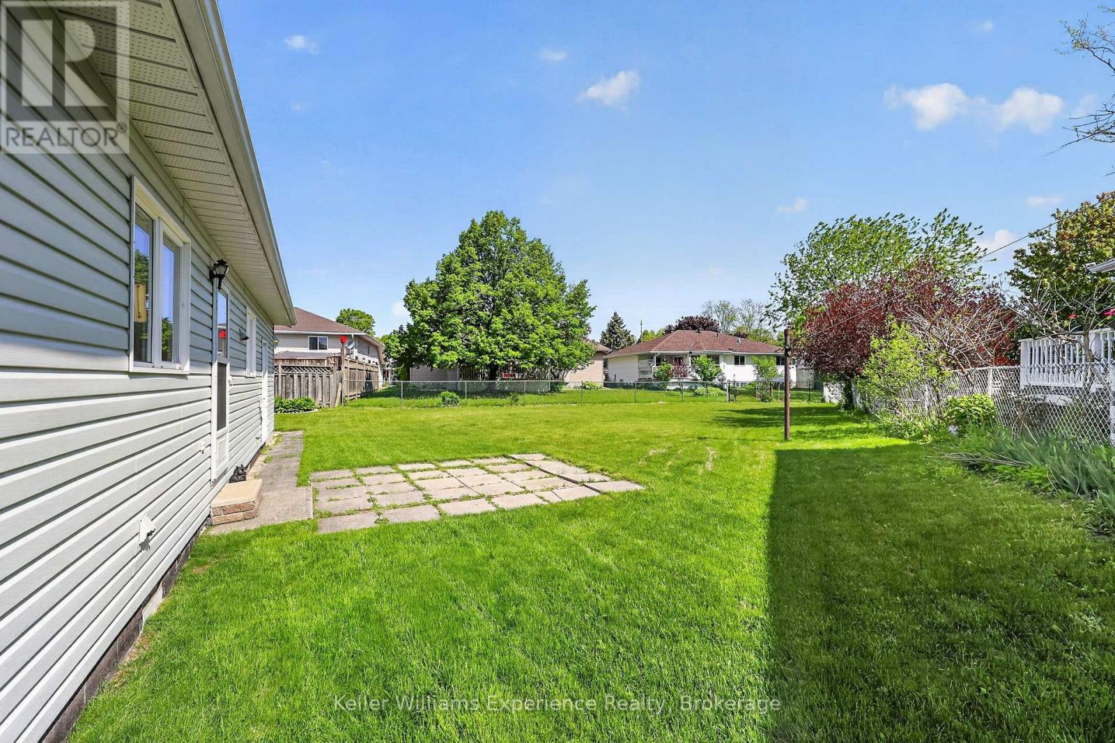 5 BRIDLE ROAD - 19