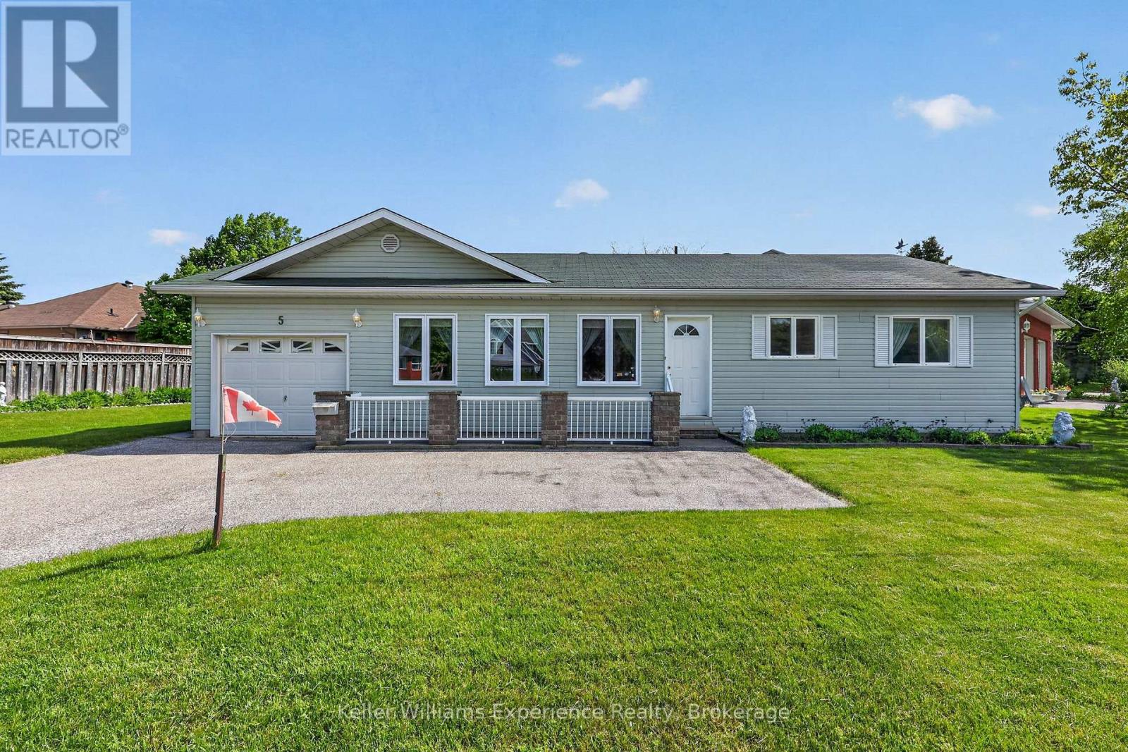 5 BRIDLE ROAD - 23
