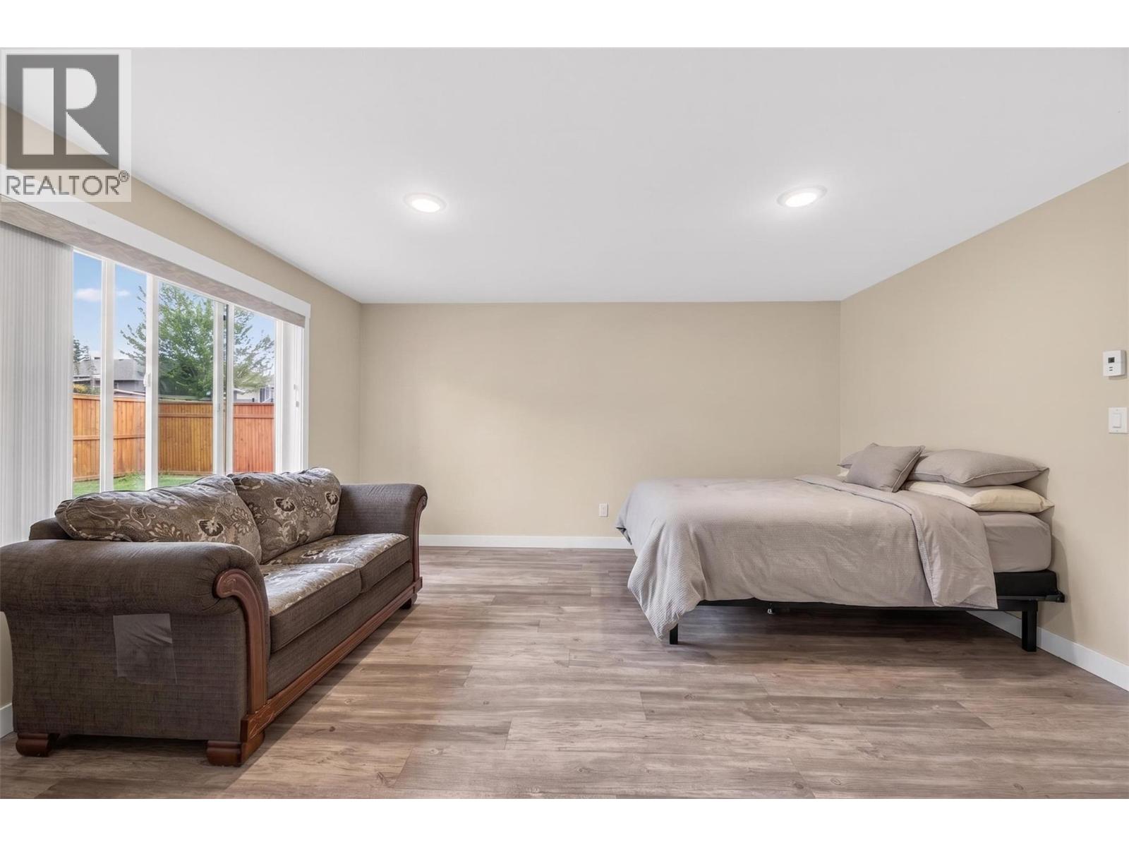 5480 Canoe Beach Drive NE, Salmon Arm