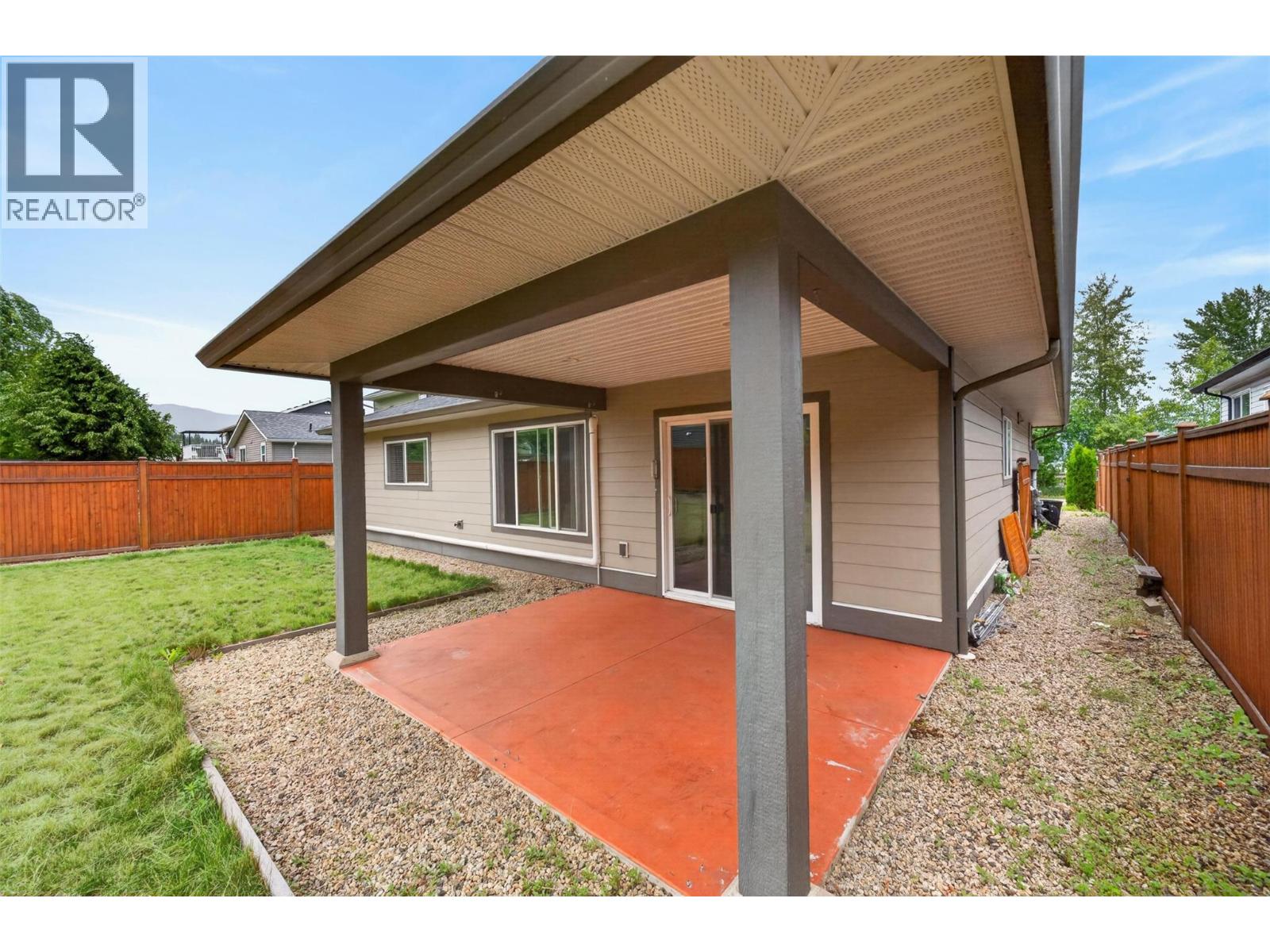 5480 Canoe Beach Drive NE, Salmon Arm