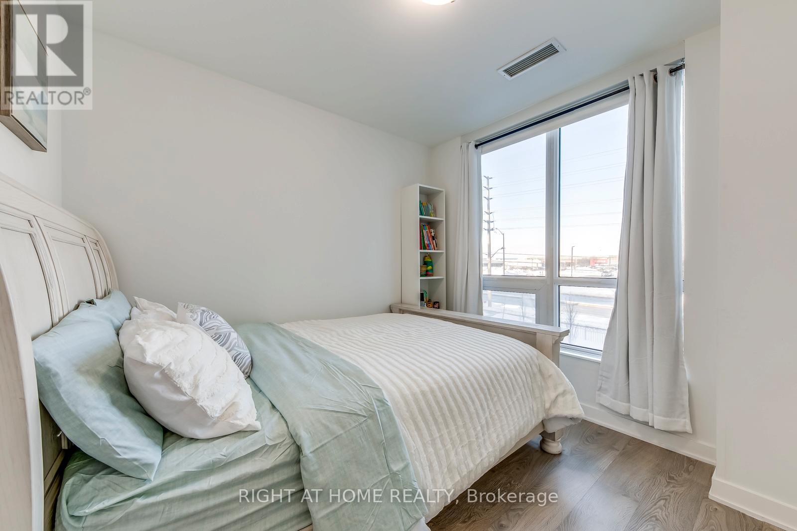 #206 4675 METCALFE AVENUE - 30