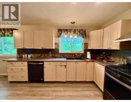 Family room - 43365 Hwy 881, Rural Flagstaff County, AB T0B1V0 Photo 9