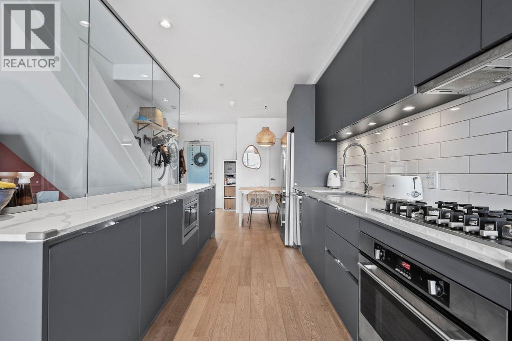 311 1647 E PENDER STREET, Vancouver