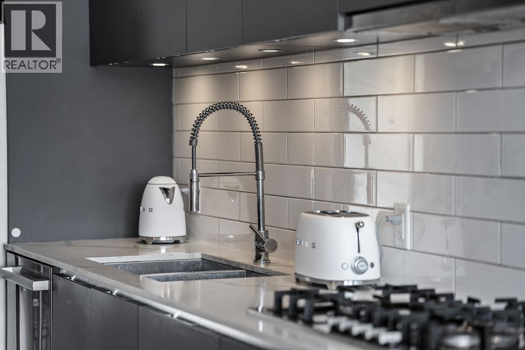 311 1647 E PENDER STREET, Vancouver