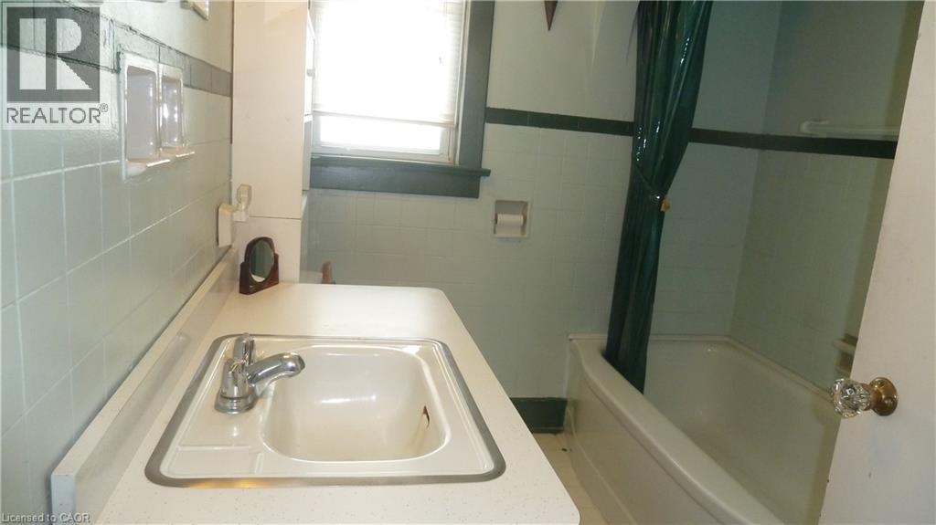 1023 WEBER Street E - 24