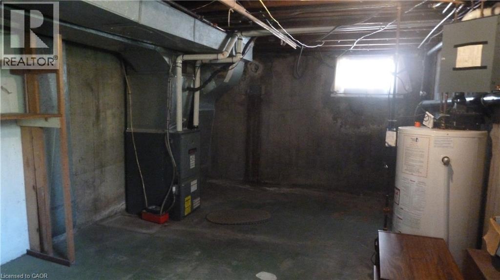 1023 WEBER Street E - 40