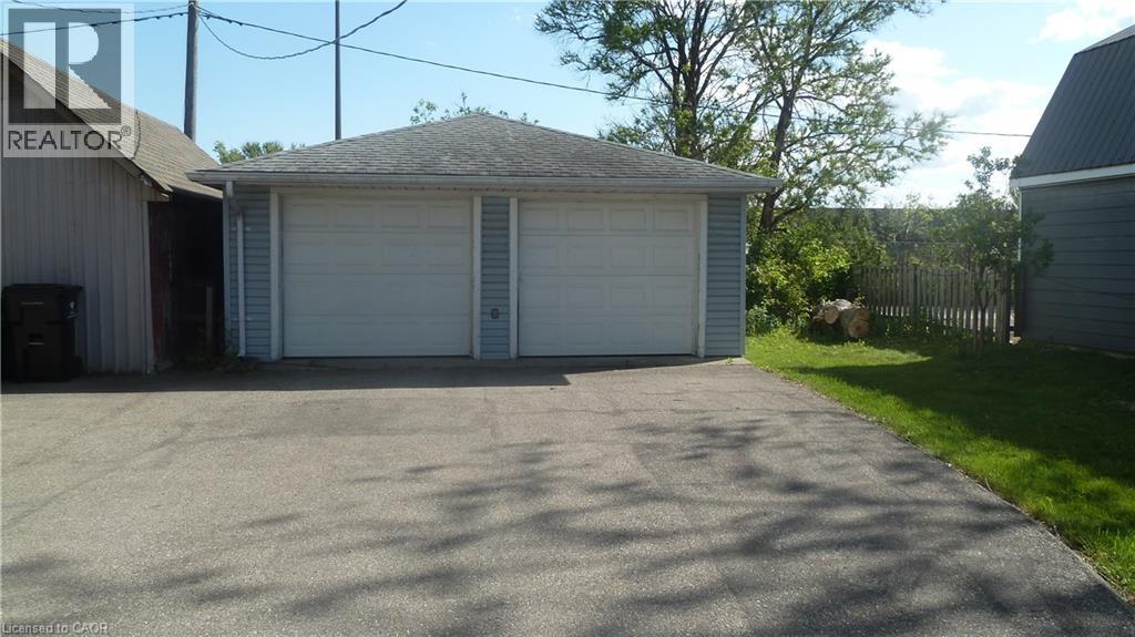 1023 WEBER Street E - 42
