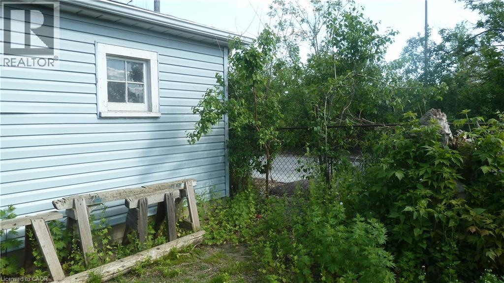 1023 WEBER Street E - 44