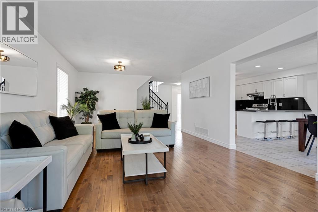 11 GOODWOOD Court - 13