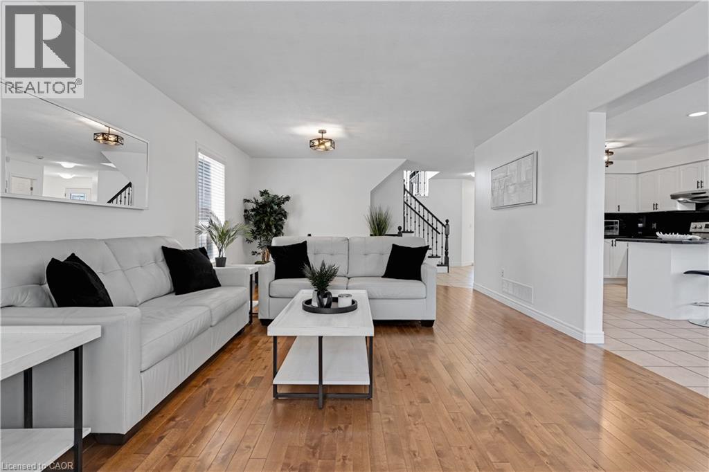 11 GOODWOOD Court