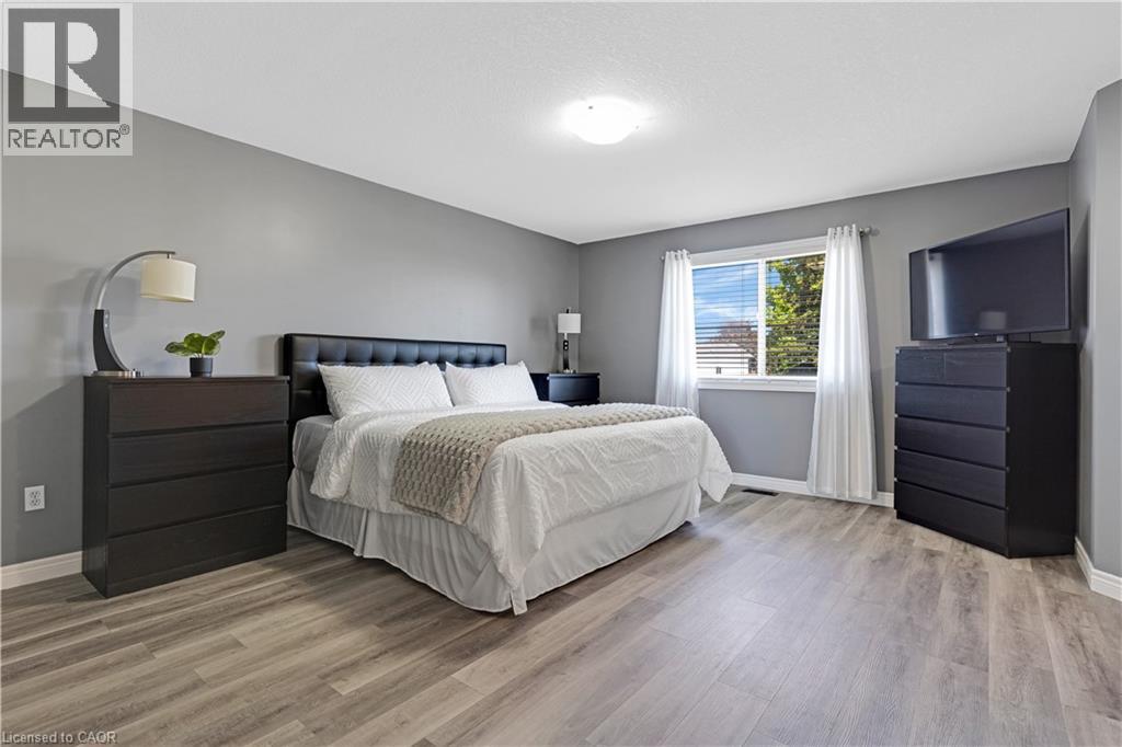 11 GOODWOOD Court - 32