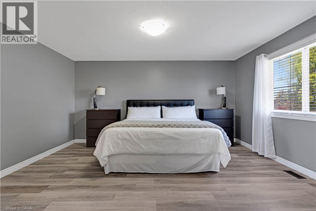 11 GOODWOOD Court - 33