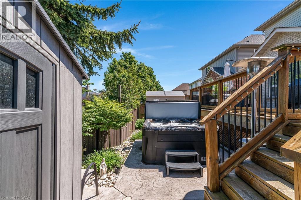 11 GOODWOOD Court - 42
