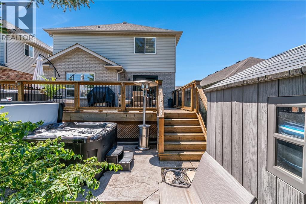 11 GOODWOOD Court - 44