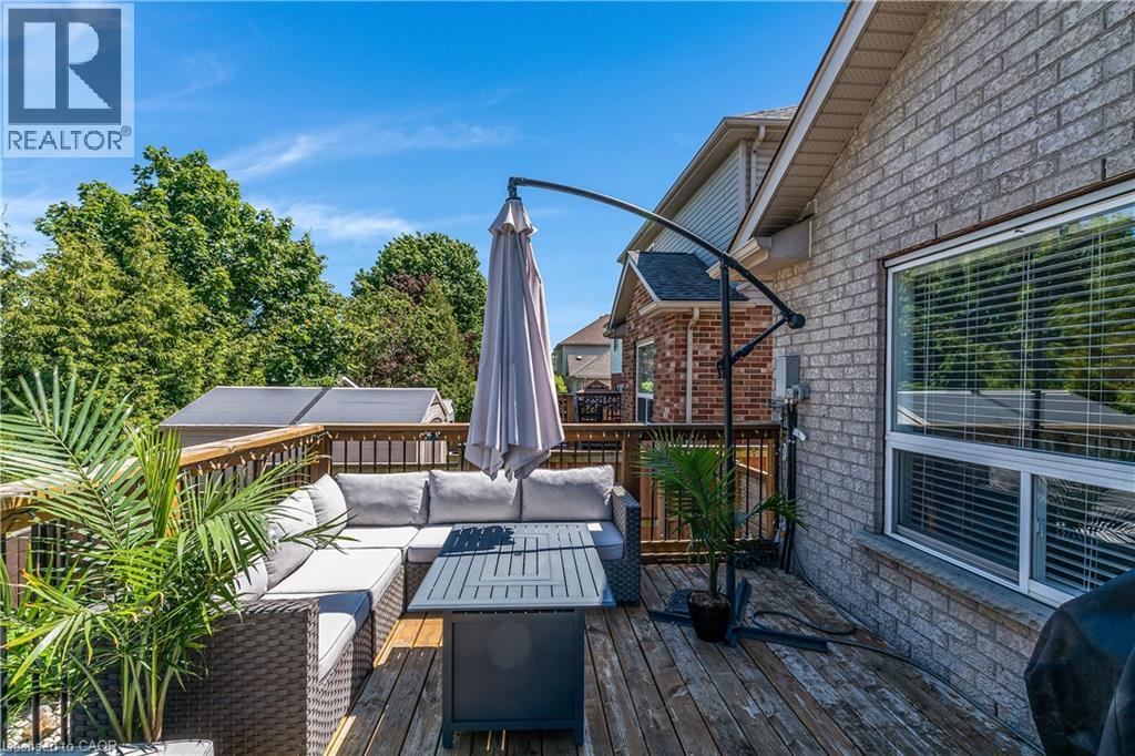 11 GOODWOOD Court - 48