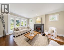 2645 Rosebery Avenue, West Vancouver, BC V7V3A3 Photo 6