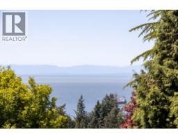 2645 Rosebery Avenue, West Vancouver, BC V7V3A3 Photo 39
