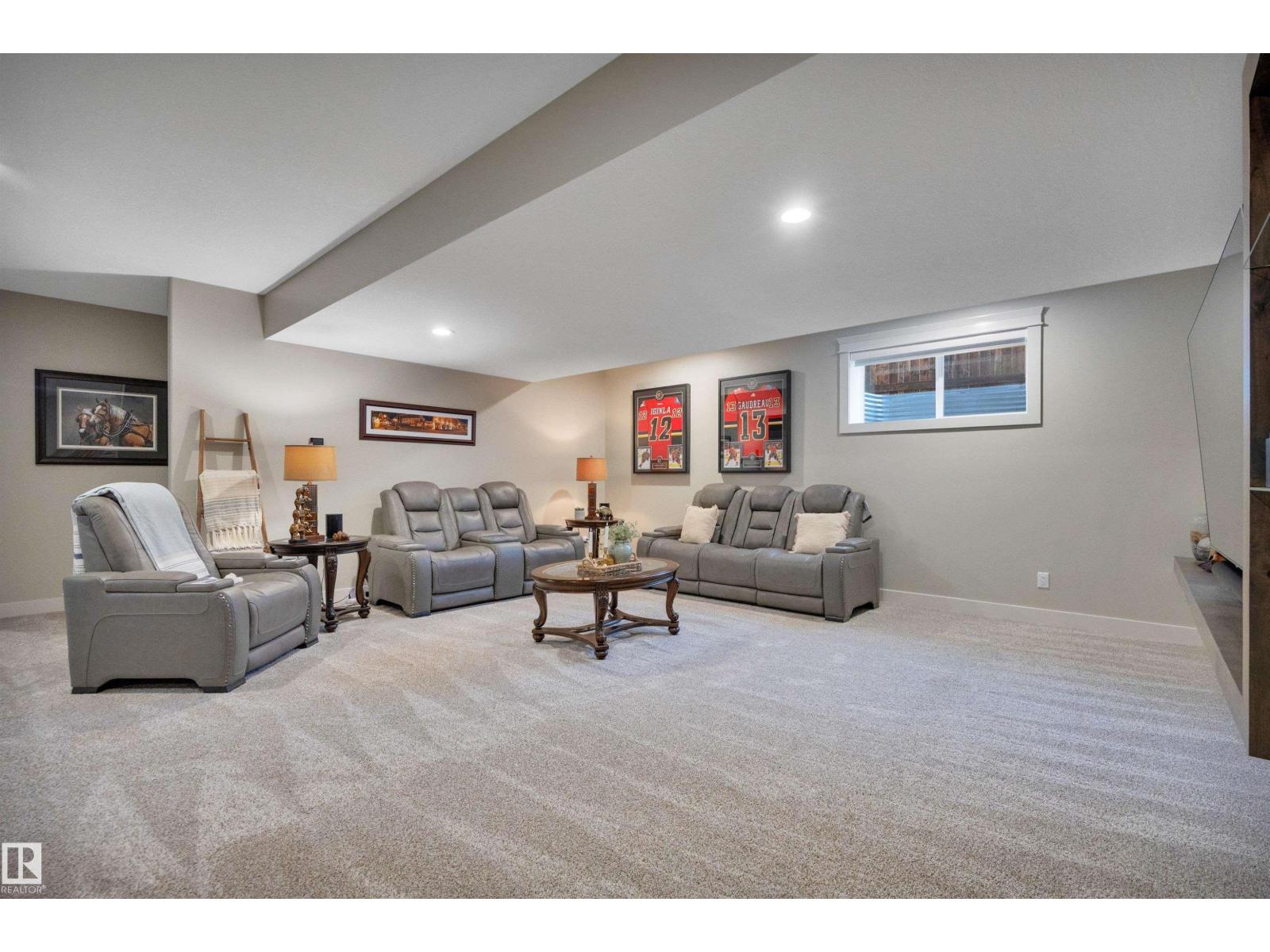 17 DILLWORTH CR — photo 42